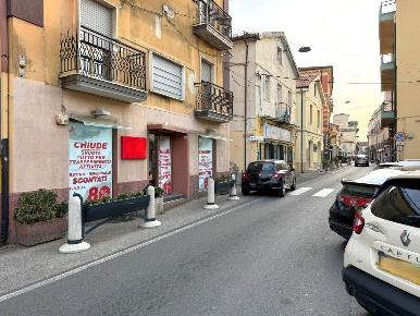 Foto Negozio in via Progresso, Catanzaro Catanzaro Lido di 110 m²