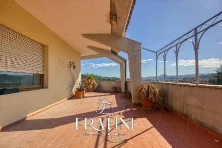 Foto Appartamento in Via Kennedy, Ascoli Piceno di 130 m² con 4 locali