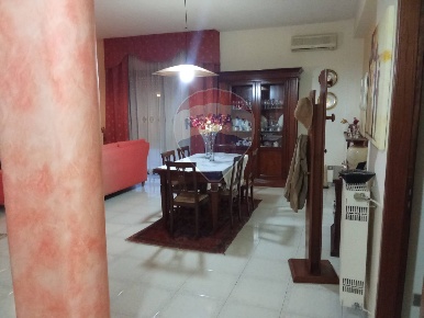 Foto Appartamento in Via Duccio Galimberti, Vittoria Centro di 203 m²