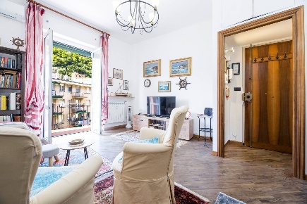 Foto Appartamento in Via Del Commercio, Genova Nervi di 69 m² con 5 locali