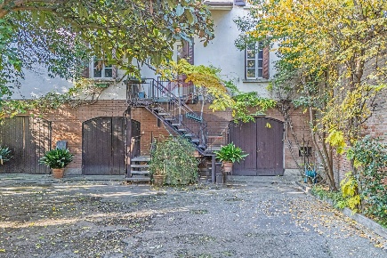 Foto Casa indipendente in Via Chiesi, Reggio nell'Emilia di 372 m²