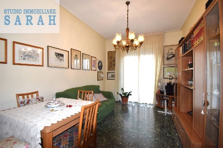 Foto Appartamento in Via Pacinotti, Viareggio Centro di 100 m² con 5 locali