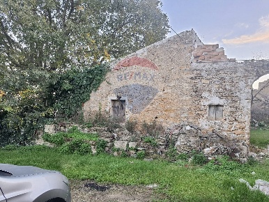 Foto Rustico in via croce del vicario, Caltagirone Centro di 353 m²