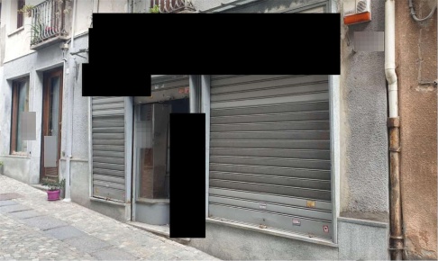Foto Negozio in Via Cibrario, Lanzo Torinese di 45 m² con 1 locali