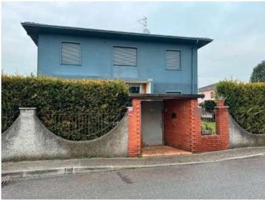 Foto Casa indipendente in via bravi, Leno Porzano di 233 m² con 8 locali