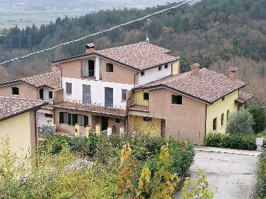 Foto Villa a schiera a Perugia di 270 m² in vendita