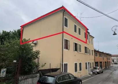Foto Appartamento in Via Macello, Lonigo Centro di 89 m² con 4 locali