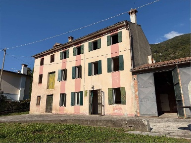 Foto Casa indipendente in Via Longhere 14, Vittorio Veneto Centro di 177 m²