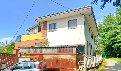 Foto Casa indipendente in Strada Vecchia per Levone, Rocca Canavese