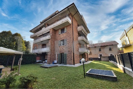 Foto Appartamento in Padre Gemelli 6, Cesano Maderno di 140 m² con 3 locali