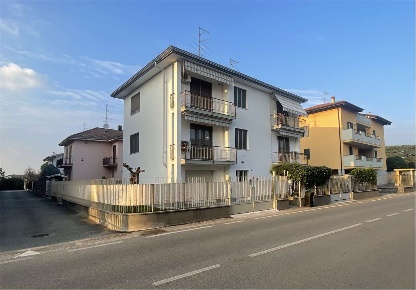 Foto Appartamento a Novara di 97 m² con 3 locali in vendita