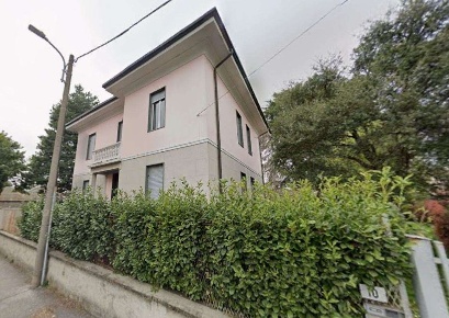 Foto Villa unifamiliare in via Manzoni  10, Albiate di 301 m² con 6 locali