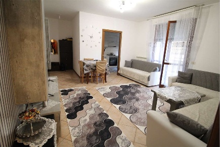 Foto Appartamento in Via G. Verdi, Petriano Gallo di 105 m² con 5 locali