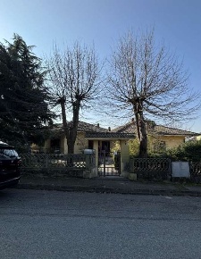 Foto Appartamento in Via Giordano Bruno, Chieri Semicentro di 216 m²