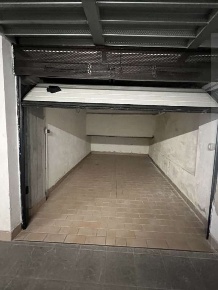 Foto Box in Via Isabella D'Este, Mantova Centro di 11 m² con 1 locali