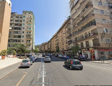 Foto Negozio a Napoli di 100 m² con 2 locali in vendita