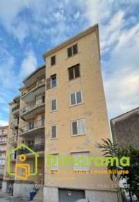 Foto Appartamento Torre del Greco di 84 m² con 5 locali in vendita