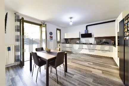 Foto Appartamento in Padre Gemelli 6, Cesano Maderno di 140 m² con 3 locali