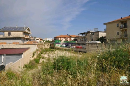 Foto Terreno edificabile in Viale delle Americhe, Ragusa di 1450 m²