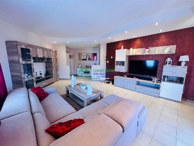 Foto Appartamento in Corso ho chi min, Comiso Centro di 150 m² con 6 locali