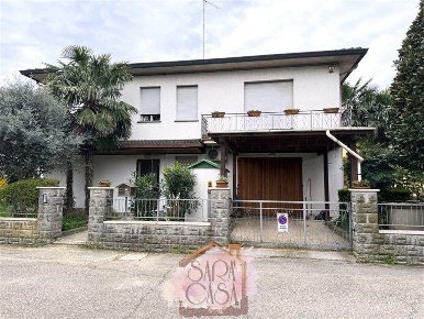 Foto Casa indipendente a Sant'Agata sul Santerno di 261 m² con 6 locali