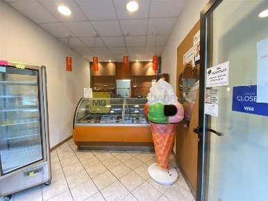 Foto Gelateria - Pasticceria in VIALE FILIPPO TURATI, Lecco di 28 m²