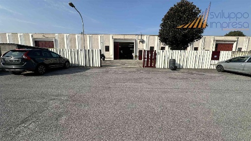 Foto Capannone industriale in via dell'Artigianato, Muggiò Taccona