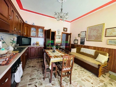 Foto Casa indipendente a Giarratana di 75 m² con 6 locali in vendita