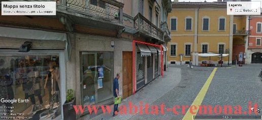 Foto Negozio in Corso Garibaldi, Cremona Centro di 92 m² con 2 locali