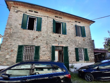 Foto Casa indipendente a Lucca Maggiano - San Macario di 113 m² in vendita