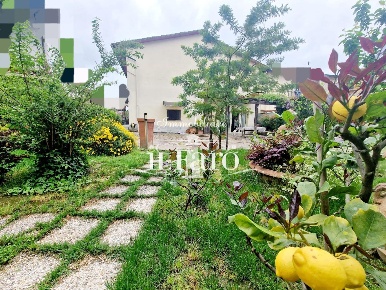 Foto Casa indipendente a Campi Bisenzio San Giusto, San Cresci di 230 m²