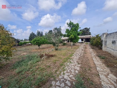 Foto Villa unifamiliare a Lecce Villaggi di 158 m² con 4 locali in vendita
