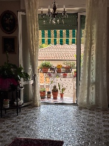 Foto Appartamento a Carrara Marina di Carrara di 127 m² con 7 locali