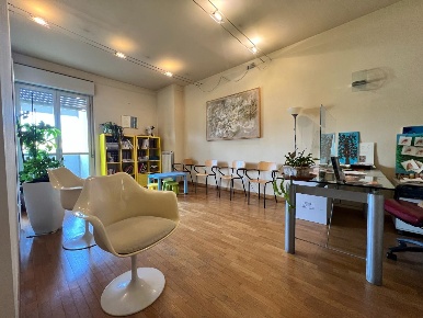 Foto Ufficio a Lucca San Marco - Acquacalda di 71 m² con 3 locali