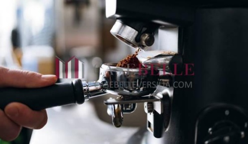 Foto Bar a Viareggio Lungomare di 100 m² con 2 locali in vendita