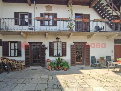 Foto Casa indipendente in Marconi, Paruzzaro Centro di 230 m² con 5 locali