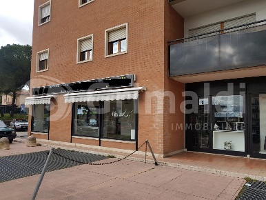 Foto Negozio in antonio gramsci, Corciano Chiugiana La Commenda di 114 m²