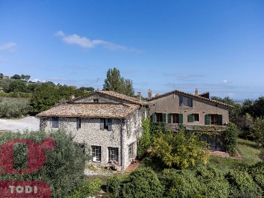 Foto Rustico in Via Vocabolo Mandorla 1, San Venanzo di 940 m² in vendita