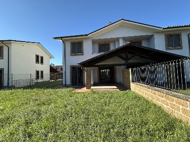 Foto Villa bifamiliare in Via Nepesina 5, Civita Castellana Centro