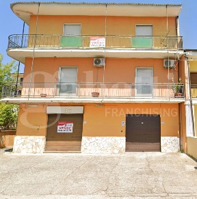 Foto Appartamento in Via Michele Molinaro 27, Rende Surdo di 170 m²