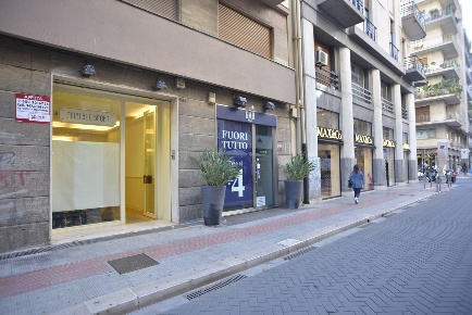 Foto Negozio in Via Argiro 96 a, Bari Murat di 100 m² con 1 locali