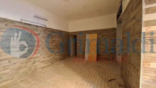 Foto Negozio in Benedetto Cairoli, Napoli Arenaccia di 40 m² con 2 locali