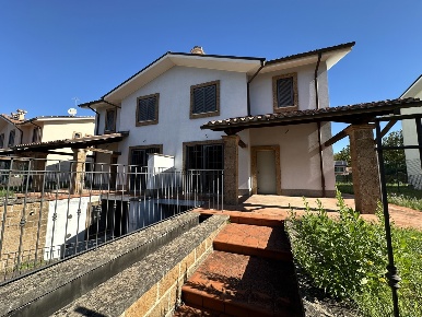 Foto Villa bifamiliare in Via Nepesina 1, Civita Castellana Centro