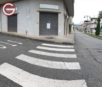 Foto Locale commerciale a Taurianova Centro di 90 m² in vendita