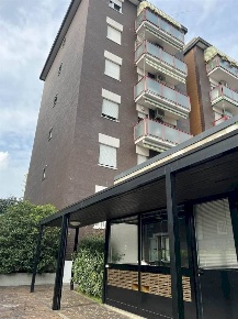 Foto Appartamento in via Germana de Sta&#235;l 1, Milano Dergano di 69 m²