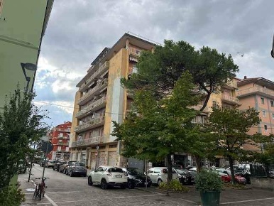 Foto Appartamento in VIA MATESE, Pescara di 135 m² con 6 locali in vendita