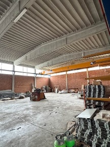 Foto Capannone industriale a Parma Vigatto di 1950 m² con 3 locali