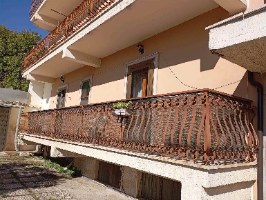 Foto Appartamento in VIA DELLE ROSE  41, Civitella Roveto Centro di 114 m²