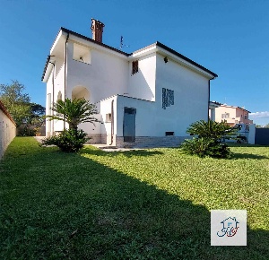 Foto Villa unifamiliare a Anzio Villaggio Giornalisti - Poggio di 272 m²
