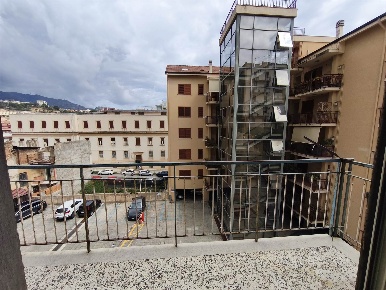 Foto Appartamento in Viale Regina Margherita 97, Messina di 81 m²